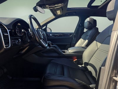 2022 Porsche Cayenne Base