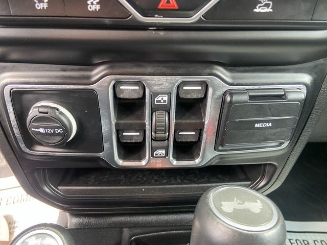 2023 Jeep Wrangler Altitude