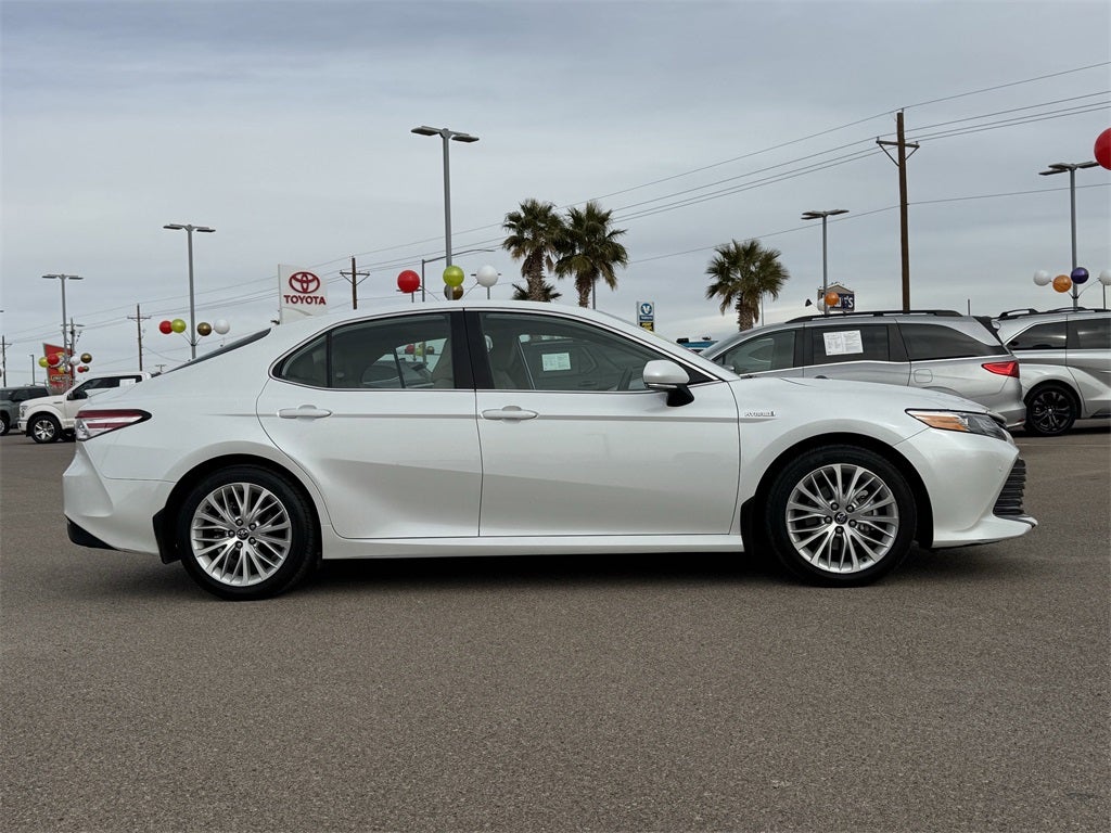 2020 Toyota Camry Hybrid XLE