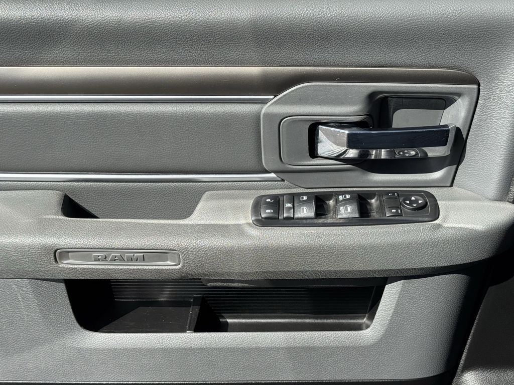 2019 RAM 1500 Classic SLT Crew Cab 4x4 6'4' Box