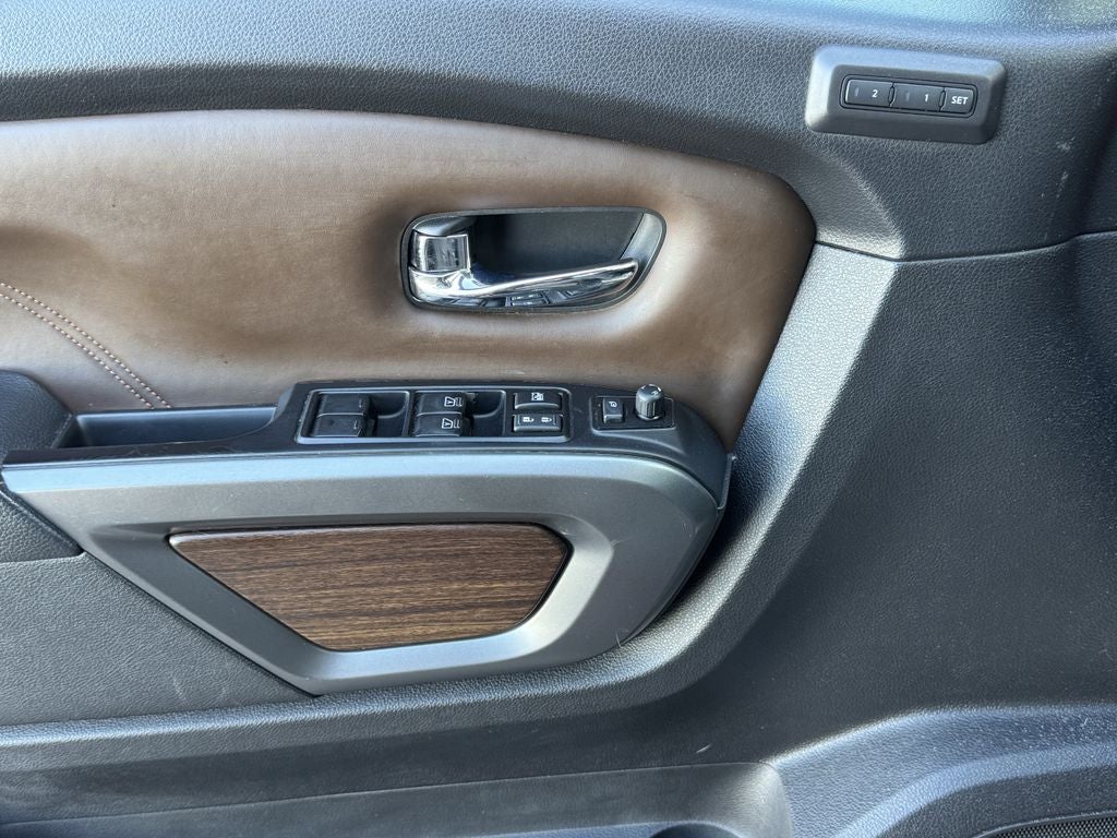 2017 Nissan TITAN Platinum Reserve