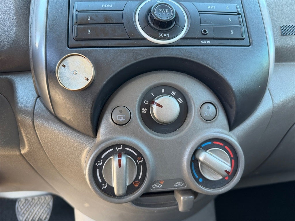 2013 Nissan Versa 1.6 SV